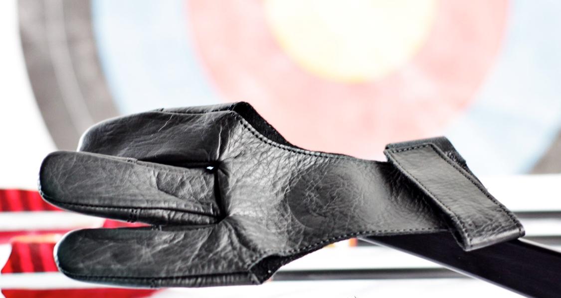 Напальчник традиционный (черн кожа) L